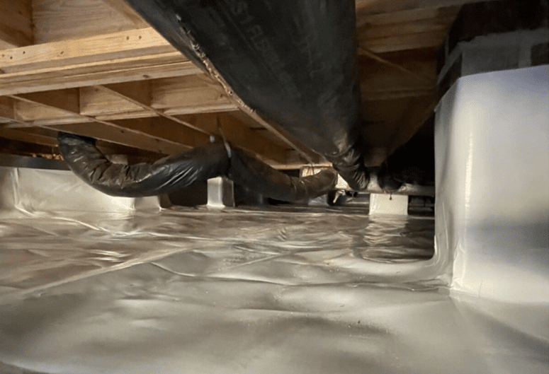 Encapsulated Crawl Space with Vapor Barrier and Insulated Ducts